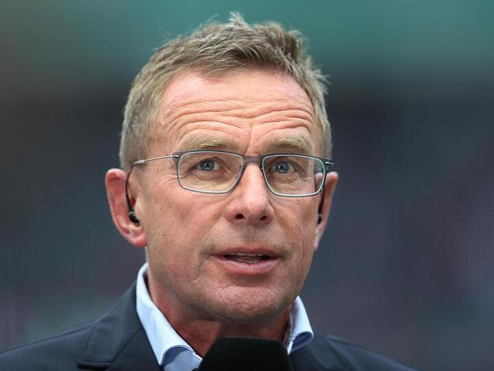 Ralf Rangnick steht an der Seitenlinie. Foto: Jan Woitas/dpa/Archivbild