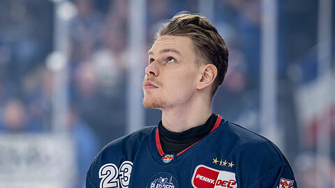 Nach 16 Spielen f&uuml;r den EHC gelingt Alberts Smits der Sprung in die NHL, er schlie&szlig;t sich den New York Rangers an.