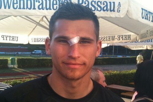 Philipp Tschauner mit Pflaster nach dem Testspiel der Löwen in Passau.