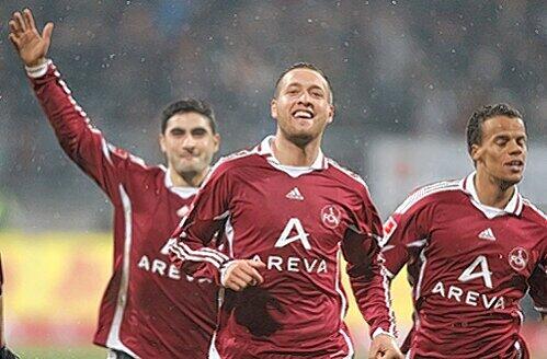 Julian, geh&rsquo; du voran: Mehmet Ekici (l.) und Timothy Chandler (r.) wollen mit Rückkehrer Julian Schieber den Lauterer Betzenberg stürmen.