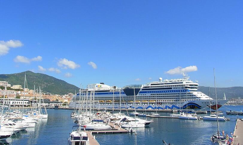 Hafen von Ajaccio.