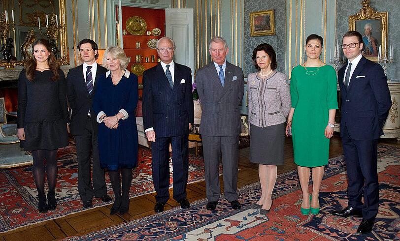 Auch der englische Thronfolger Prinz Charles durfte die Kleine vor einigen Tagen beim Staatsbesuch in Schweden bereits begutachten.