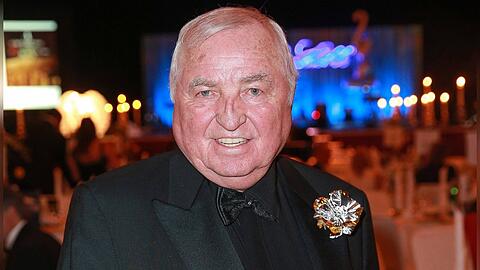 Bei Trainer-Legende Ulli Wegner wurde ein bösartiger Darm-Tumor operativ entfernt.
