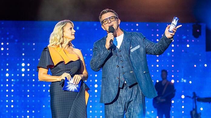 Barbara Schöneberger und Hans Sigl moderierten die zwölfte "Starnacht aus der Wachau". Das hinterlässt Spuren: Sigl erschien Schöneberger im Traum.