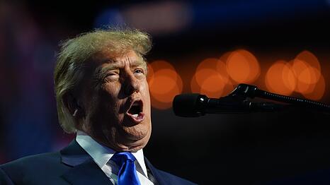 Trump arbeitet gerne mit Feindbildern - aktuell oft im Fokus: "Kommunisten".