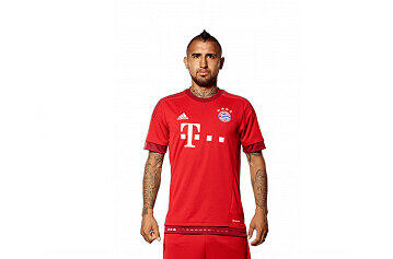 Arturo Vidal: Note 3. Der Chilene kam für den verletzten Thiago ins Team. Dessen Spiel und dessen Rolle in der Mannschaft kann er aber nicht ausüben. Gab den Arbeiter, der versuchte dem jungen Schalker Mittelfeld zuzusetzen. Robben nahm ihm einmal eine gute Kopfballchance.