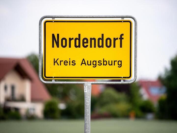 In Nordendorf sind zwei Jugendliche unter noch ungeklärten Umständen ums Leben gekommen.