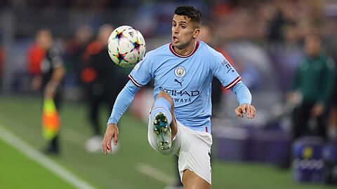 Namhafter Winter-Neuzugang für den FC Bayern: Außenverteidiger João Cancelo kommt von Manchester City nach München.