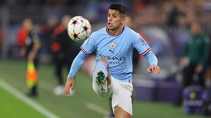 Namhafter Winter-Neuzugang für den FC Bayern: Außenverteidiger João Cancelo kommt von Manchester City nach München.