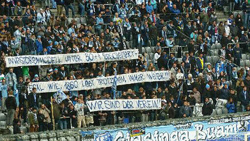 Transparent der Löwen-Fans im Spiel gegen den FSV Frankfurt. Transparent der Löwen-Fans im Spiel gegen den FSV Frankfurt.