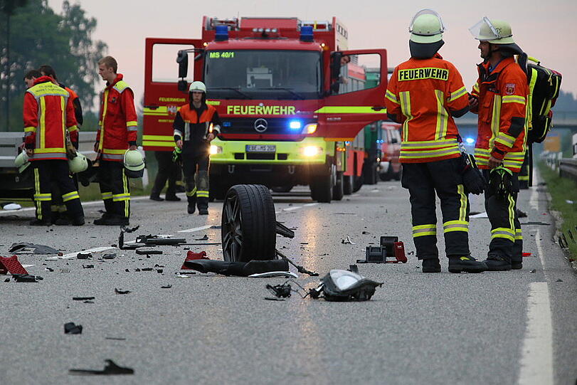 Bilder zum Horrorunfall in der Nähe von Markt Schwaben.
