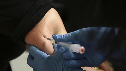 Kombi-Impfung gegen Masern, Mumps und Röteln: Eine Impfpflicht in Deutschland wird diskutiert.