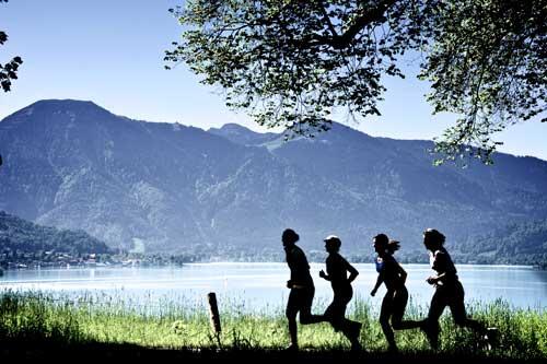 Laufen vor malerischer Kulisse: der Tegernseer Halbmarathon