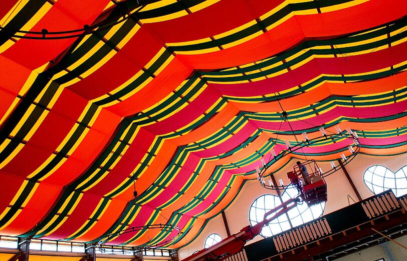 Die Decke des neuen Wiesn-Zelts.