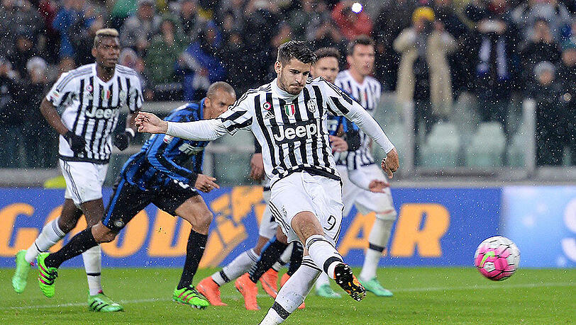 Juventus Turin setzte sich in einem packenden Pokal-Fight gegen Inter Mailand durch. Juventus Turin setzte sich in einem packenden Pokal-Fight gegen Inter Mailand durch.