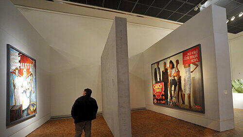 Die Mauer ist wieder da: Hans Haackes Installation „Weite und Vielfalt der Brigade Ludwig“ in der Schau im „Germanischen“. Die Mauer ist wieder da: Hans Haackes Installation „Weite und Vielfalt der Brigade Ludwig“ in der Schau im „Germanischen“.
