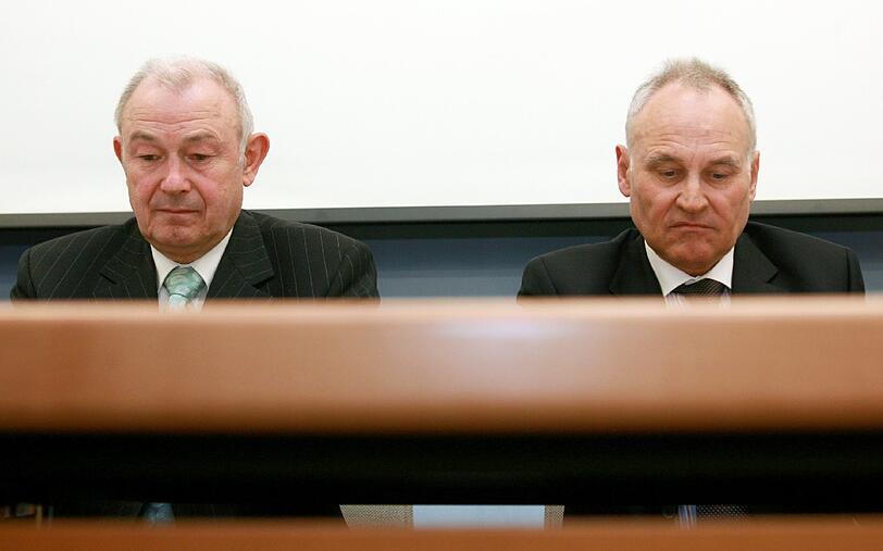 So saßen die beiden Lenker Bayerns nebeneinander in der CSU-Fraktionssitzung: Günther Beckstein (l.) und Erwin Huber