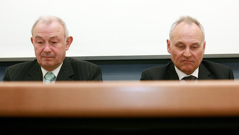 So saßen die beiden Lenker Bayerns nebeneinander in der CSU-Fraktionssitzung: Günther Beckstein (l.) und Erwin Huber So saßen die beiden Lenker Bayerns nebeneinander in der CSU-Fraktionssitzung: Günther Beckstein (l.) und Erwin Huber