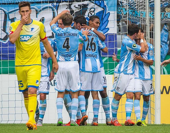 Einer der wenigen Lichtblicke einer tristen Löwen-Hinserie: In der Ersten Runde des DFB-Pokals gewannen in der Liga noch sieglose Sechzger den Bundesligisten TSG 1899 Hoffenheim. Daylon Claasen und Fejsal Mulic besiegelten das Weiterkommen gegen die Kraichgauer und den Ex-Löwen Kevin Volland.
