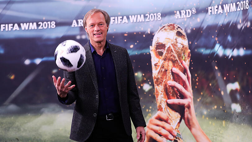 "Der Fußball verbindet die Menschen, egal in welchem Land", sagt ARD-Moderator Gerhard Delling zur WM in Russland.