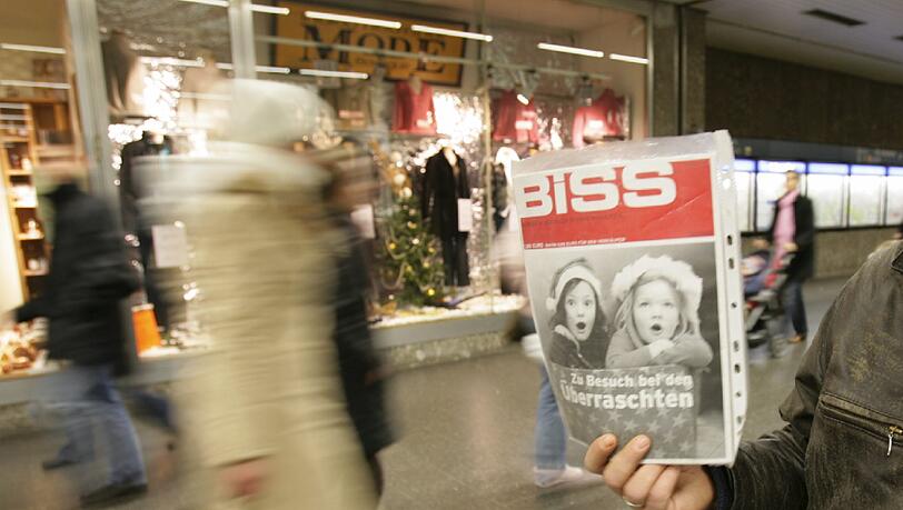 Der "Biss"-Verkäufer wurde von einem ehemaligen Kollegen geschlagen und getreten. (Archivbild) Der "Biss"-Verkäufer wurde von einem ehemaligen Kollegen geschlagen und getreten. (Archivbild)