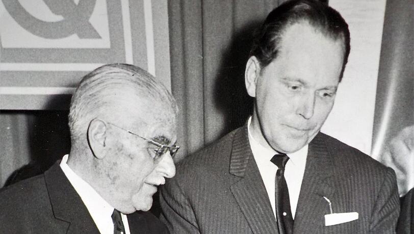 Lothar Schmechtig (r). Lothar Schmechtig (r).