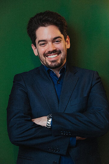 Lahav Shani, der designierte Chefdirigent der Münchner Philharmoniker, eröffnet die kommende Saison mit Bruckner.