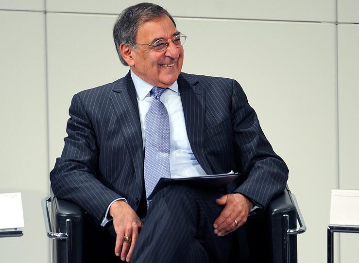US-Verteidigungsminister Leon Panetta versicherte: &bdquo;Unsere militärische Präsenz in Europa wird größer sein als in allen anderen Regionen der Welt.&ldquo;