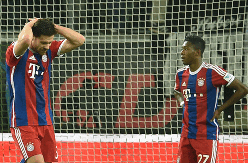 Xabi Alonso (l.) fehlt gegen den Hamburger SV.