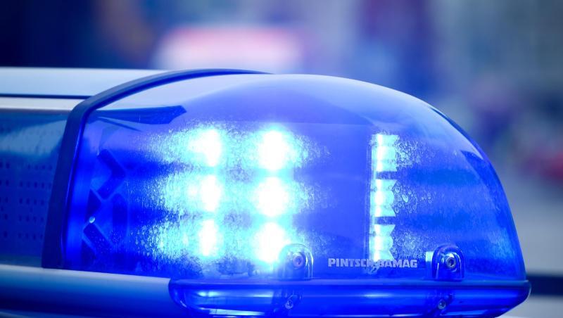 Das Blaulicht an einem Polizeiauto. (Symbolbild) Das Blaulicht an einem Polizeiauto. (Symbolbild)