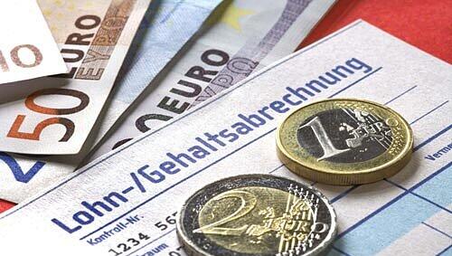 Das mittlere Einkommen in Deutschland liegt bei 25.000 Euro Das mittlere Einkommen in Deutschland liegt bei 25.000 Euro