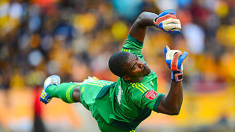 Senzo Meyiwa, Südafrikas Nationaltorhüter, wurde von Handyräubern erschossen. Er wurde nur 27 Jahre alt.