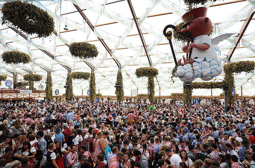 Sehen Sie hier weitere Impressionen vom mittleren Samstag auf dem Oktoberfest 2016.