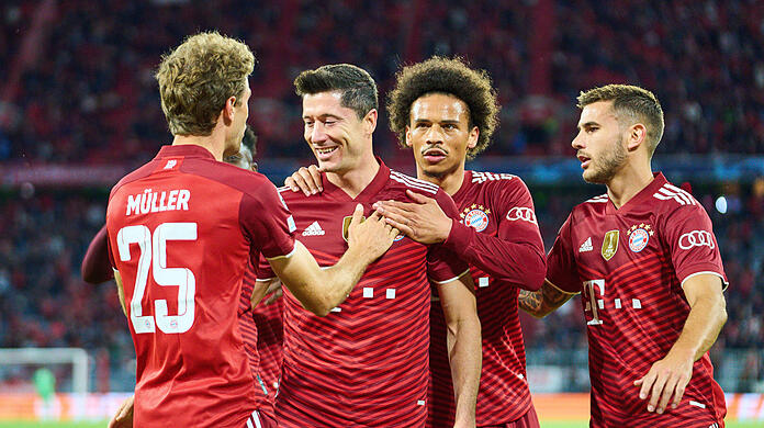 Thomas Müller (l.), Robert Lewandowski und Leroy Sané verdienten sich in diesem Jahr Bestnoten.
