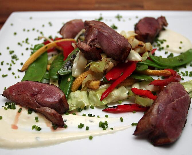 Kleine, aber feine Karte: Bei "Miss Lilly's" gibt's Pasta und Salate, Fleisch und Thunfisch vom Grill.
