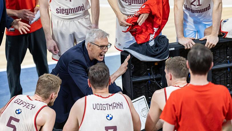 Ein Freund klarer Ansagen zur rechten Zeit: Bayern-Coach Gordon Herbert (l.) tritt immer wieder auch als Mahner und Warner auf.