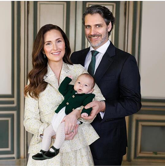 Sophie-Alexandra und Ludwig von Bayern 2024 mit Sohn Rupprecht. Inzwischen ist der kleine Wittelsbacher schon ein Jahr alt.