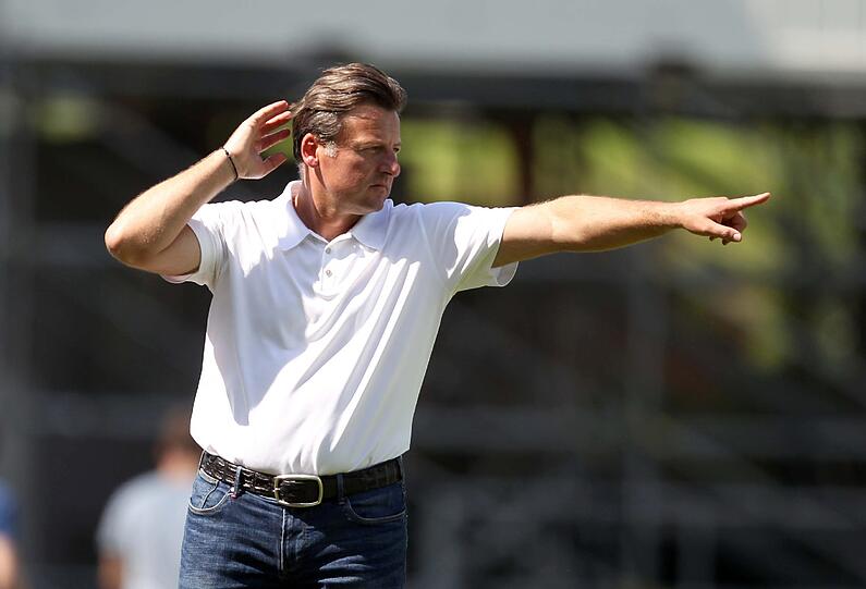 Lockt mit Extra-Urlaub und will in der Länderspielpause testen: 1860-Trainer Kosta Runjaic.