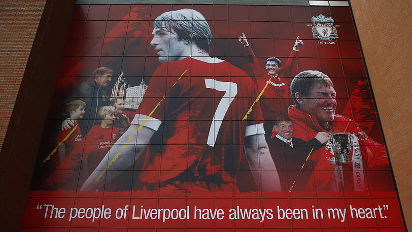 Eine Hommage an Kenny Dalglish, der in den 1980er Jahren Spielertrainer bei Liverpool war.