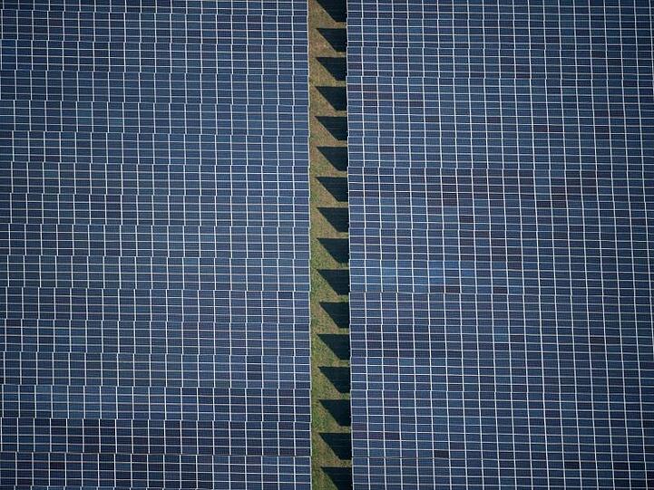 Um den Klimawandel zu bremsen, müssten bis Mitte des Jahrhunderts Wirtschaft, Energieversorgung und Verkehr komplett umgebaut werden.