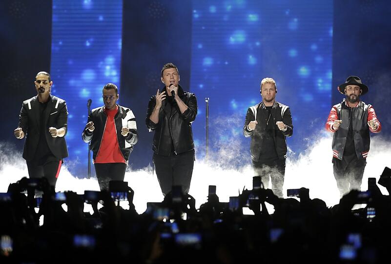 Und so schauen sie dann gereift aus (v. l.): Kevin Richardson, Howie Dorough, Nick Carter, Brian Littrell und AJ McLean bei den CMT Music Awards 2018.