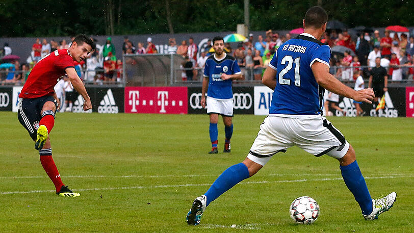 James Rodríguez setzt im Testspiel gegen den FC Rottach-Egern mit dem Tor zum 20:2 den Schlusspunkt.