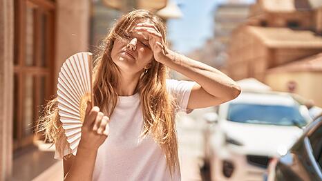 Laut DAK-Studie sind Frauen und Stadtbewohner statistisch h&auml;ufiger von gesundheitlichen Beschwerden durch Hitze betroffen.