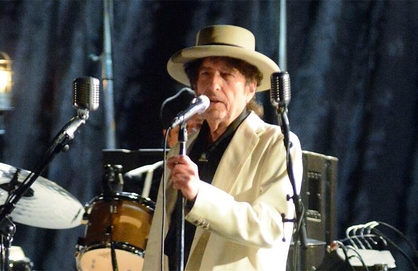 Bob Dylan verliert weiterhin kein Sterbenswörtchen über seinen Literaturnobelpreis.