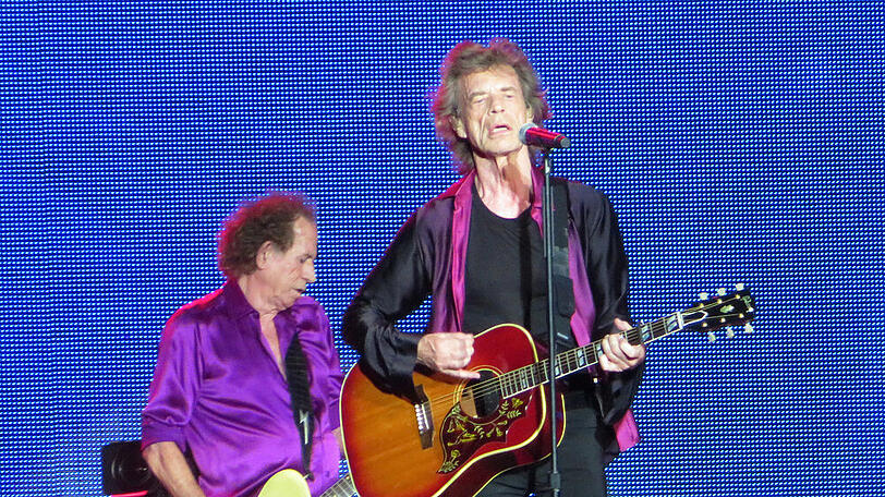 Mick Jagger (vorne) und Keith Richards haben einen neuen Song geschrieben