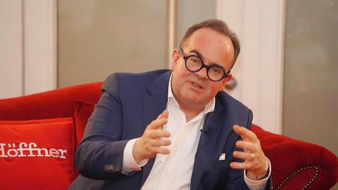 "Die anständigen Leute freuen sich, wenn Straftaten verhindert werden": der CSU-OB-Kandidat Clemens Baumgärtner hätte gerne viel mehr Kameras in der Stadt. "Die anständigen Leute freuen sich, wenn Straftaten verhindert werden": der CSU-OB-Kandidat Clemens Baumgärtner hätte gerne viel mehr Kameras in der Stadt.