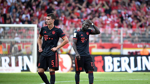 Bediente Bayern: Benjamin Pavard und Sadio Mané.