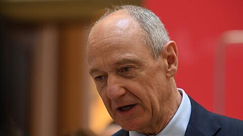 Siemens-CEO Roland Busch lobte in China die Fortschritte des Landes im Bereich KI.