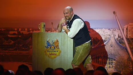 Stephan Zinner deb&uuml;tierte 2026 am Nockherberg als Fastenprediger.