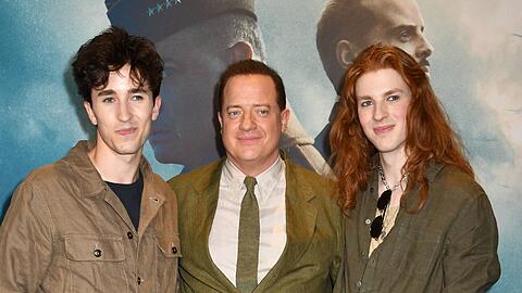 Bei einer Premiere in New York City: Holden, Brendan und Leland Fraser (v.l.n.r.).